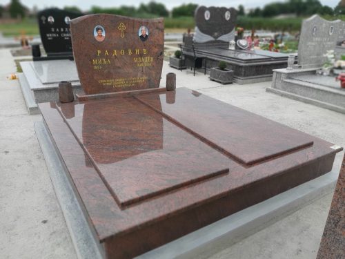 Izrada nadgrobnih spomenika od mermera i granita na teritoriji cele Srbije.U ponudi je izrada grobnica, kripti i spomenika po meri, sa mogućnošću izrade različitih oblika i dekorativnih motiva.Posebno smo prisutni na teritoriji Beograda, Stare Pazove, Nove Pazove, Ugrinovaca, Inđije, Surčina, Dobanovaca i Šimanovaca, kao i u ostalim mestima širom Srbije.Garantujemo kvalitetnu izradu, dugotrajne materijale i povoljne cene, uz profesionalan pristup i pažnju posvećenu svakom detalju.