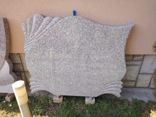 Izrada nadgrobnih spomenika od mermera i granita na teritoriji cele Srbije.U ponudi je izrada grobnica, kripti i spomenika po meri, sa mogućnošću izrade različitih oblika i dekorativnih motiva.Posebno smo prisutni na teritoriji Beograda, Stare Pazove, Nove Pazove, Ugrinovaca, Inđije, Surčina, Dobanovaca i Šimanovaca, kao i u ostalim mestima širom Srbije.Garantujemo kvalitetnu izradu, dugotrajne materijale i povoljne cene, uz profesionalan pristup i pažnju posvećenu svakom detalju.