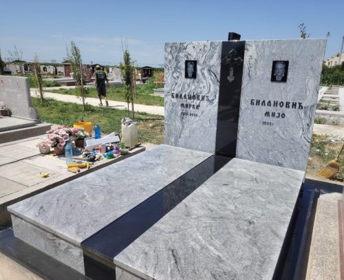Izrada nadgrobnih spomenika od mermera i granita na teritoriji cele Srbije.U ponudi je izrada grobnica, kripti i spomenika po meri, sa mogućnošću izrade različitih oblika i dekorativnih motiva.Posebno smo prisutni na teritoriji Beograda, Stare Pazove, Nove Pazove, Ugrinovaca, Inđije, Surčina, Dobanovaca i Šimanovaca, kao i u ostalim mestima širom Srbije.Garantujemo kvalitetnu izradu, dugotrajne materijale i povoljne cene, uz profesionalan pristup i pažnju posvećenu svakom detalju.