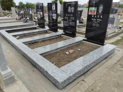  Izrada nadgrobnih spomenika od mermera i granita bilo da je u pitanju Beograd ili Srbija. Izrada grobnica. Izrada spomenika stara pazova, izrada spomenika Beobrad, Ugrinovci, Nova Pazova, Indjija, Surcin, Dobanovci, Simanovci Izrada kuhinja, povoljni spomenici i kripte, Motivi sa Anđelima. Kvalitetna izrada i najniže cene