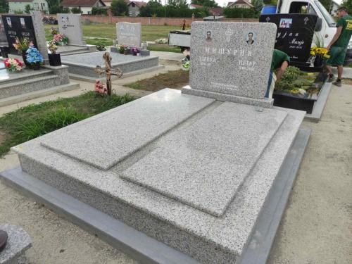  Izrada nadgrobnih spomenika od mermera i granita bilo da je u pitanju Beograd ili Srbija. Izrada grobnica. Izrada spomenika stara pazova, izrada spomenika Beobrad, Ugrinovci, Nova Pazova, Indjija, Surcin, Dobanovci, Simanovci Izrada kuhinja, povoljni spomenici i kripte, Motivi sa Anđelima. Kvalitetna izrada i najniže cene