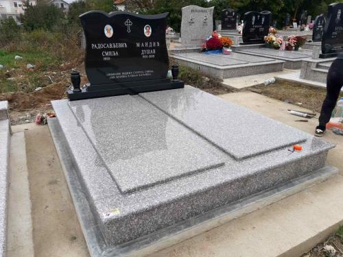  Izrada nadgrobnih spomenika od mermera i granita bilo da je u pitanju Beograd ili Srbija. Izrada grobnica. Izrada spomenika stara pazova, izrada spomenika Beobrad, Ugrinovci, Nova Pazova, Indjija, Surcin, Dobanovci, Simanovci Izrada kuhinja, povoljni spomenici i kripte, Motivi sa Anđelima. Kvalitetna izrada i najniže cene