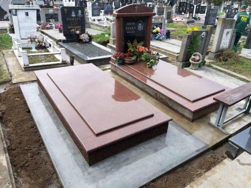 Izrada nadgrobnih spomenika od mermera i granita bilo da je u pitanju Beograd ili Srbija. Izrada grobnica. Izrada spomenika stara pazova, izrada spomenika Beobrad, Ugrinovci, Nova Pazova, Indjija, Surcin, Dobanovci, Simanovci Izrada kuhinja, povoljni spomenici i kripte, Motivi sa Anđelima. Kvalitetna izrada i najniže cene