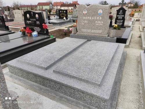  Izrada nadgrobnih spomenika od mermera i granita bilo da je u pitanju Beograd ili Srbija. Izrada grobnica. Izrada spomenika stara pazova, izrada spomenika Beobrad, Ugrinovci, Nova Pazova, Indjija, Surcin, Dobanovci, Simanovci Izrada kuhinja, povoljni spomenici i kripte, Motivi sa Anđelima. Kvalitetna izrada i najniže cene
