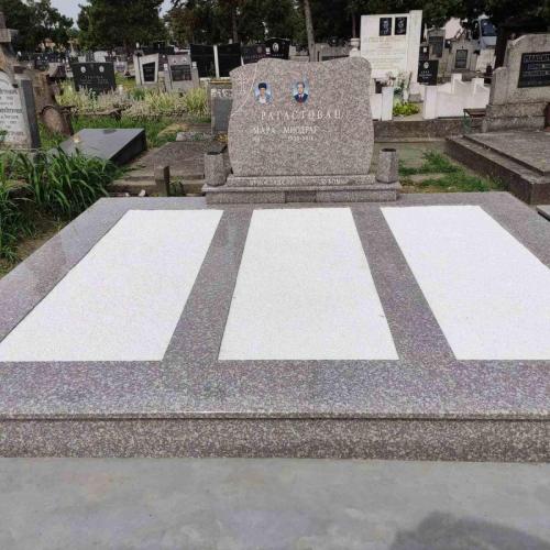  Izrada nadgrobnih spomenika od mermera i granita bilo da je u pitanju Beograd ili Srbija. Izrada grobnica. Izrada spomenika stara pazova, izrada spomenika Beobrad, Ugrinovci, Nova Pazova, Indjija, Surcin, Dobanovci, Simanovci Izrada kuhinja, povoljni spomenici i kripte, Motivi sa Anđelima. Kvalitetna izrada i najniže cene