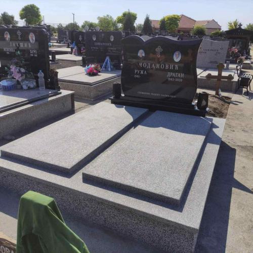 Izrada nadgrobnih spomenika od mermera i granita bilo da je u pitanju Beograd ili Srbija. Izrada grobnica. Izrada spomenika stara pazova, izrada spomenika Beobrad, Ugrinovci, Nova Pazova, Indjija, Surcin, Dobanovci, Simanovci Izrada kuhinja, povoljni spomenici i kripte, Motivi sa Anđelima. Kvalitetna izrada i najniže cene