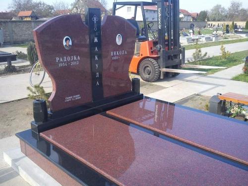  Izrada nadgrobnih spomenika od mermera i granita bilo da je u pitanju Beograd ili Srbija. Izrada grobnica. Izrada spomenika stara pazova, izrada spomenika Beobrad, Ugrinovci, Nova Pazova, Indjija, Surcin, Dobanovci, Simanovci Izrada kuhinja, povoljni spomenici i kripte, Motivi sa Anđelima. Kvalitetna izrada i najniže cene