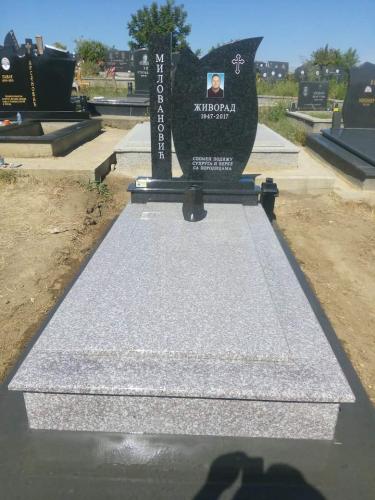  Izrada nadgrobnih spomenika od mermera i granita bilo da je u pitanju Beograd ili Srbija. Izrada grobnica. Izrada spomenika stara pazova, izrada spomenika Beobrad, Ugrinovci, Nova Pazova, Indjija, Surcin, Dobanovci, Simanovci Izrada kuhinja, povoljni spomenici i kripte, Motivi sa Anđelima. Kvalitetna izrada i najniže cene