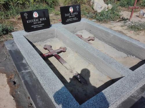  Izrada nadgrobnih spomenika od mermera i granita bilo da je u pitanju Beograd ili Srbija. Izrada grobnica. Izrada spomenika stara pazova, izrada spomenika Beobrad, Ugrinovci, Nova Pazova, Indjija, Surcin, Dobanovci, Simanovci Izrada kuhinja, povoljni spomenici i kripte, Motivi sa Anđelima. Kvalitetna izrada i najniže cene