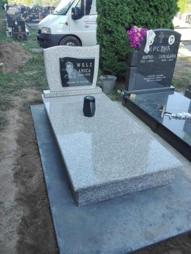  Izrada nadgrobnih spomenika od mermera i granita bilo da je u pitanju Beograd ili Srbija. Izrada grobnica. Izrada spomenika stara pazova, izrada spomenika Beobrad, Ugrinovci, Nova Pazova, Indjija, Surcin, Dobanovci, Simanovci Izrada kuhinja, povoljni spomenici i kripte, Motivi sa Anđelima. Kvalitetna izrada i najniže cene