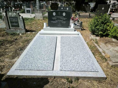 Izrada nadgrobnih spomenika za ljubimce na teritoriji cele Srbije.Posebno smo prisutni na teritoriji Beograda, Stare Pazove, Nove Pazove, Ugrinovaca, Inđije, Surčina, Dobanovaca i Šimanovaca, kao i u ostalim mestima širom Srbije.Garantujemo kvalitetnu izradu, dugotrajne materijale i povoljne cene, uz profesionalan pristup i pažnju posvećenu svakom detalju.