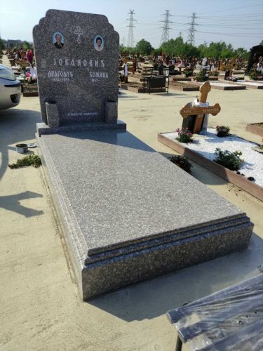 Izrada nadgrobnih spomenika za ljubimce na teritoriji cele Srbije.Posebno smo prisutni na teritoriji Beograda, Stare Pazove, Nove Pazove, Ugrinovaca, Inđije, Surčina, Dobanovaca i Šimanovaca, kao i u ostalim mestima širom Srbije.Garantujemo kvalitetnu izradu, dugotrajne materijale i povoljne cene, uz profesionalan pristup i pažnju posvećenu svakom detalju.