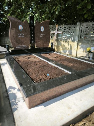 Izrada nadgrobnih spomenika za ljubimce na teritoriji cele Srbije.Posebno smo prisutni na teritoriji Beograda, Stare Pazove, Nove Pazove, Ugrinovaca, Inđije, Surčina, Dobanovaca i Šimanovaca, kao i u ostalim mestima širom Srbije.Garantujemo kvalitetnu izradu, dugotrajne materijale i povoljne cene, uz profesionalan pristup i pažnju posvećenu svakom detalju.